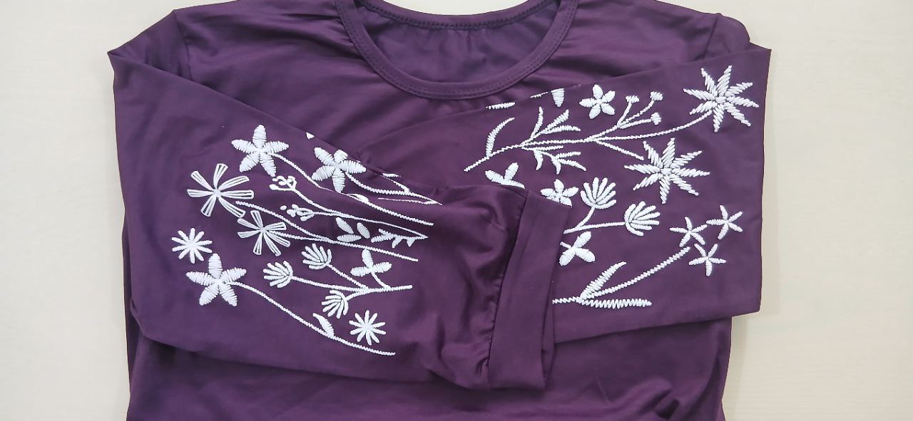 تیشرت آستین سه ربع گلدار  بنفش